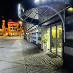 Hotel Sofia By The Railway Station Breslavia