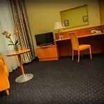 Sofia By The Railway Station Hotel