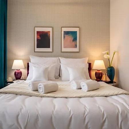 Sofia By The Railway Station 酒店