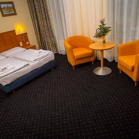 Sofia By The Railway Station Hotel