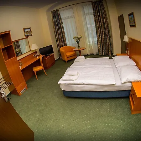 Sofia By The Railway Station 酒店 3*